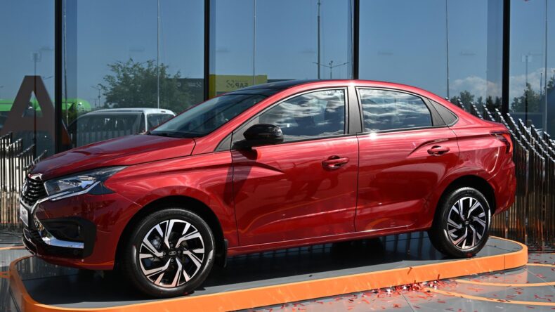 Lada Iskra поступила в продажу с ценником от 1,25 млн рублей — новинка АвтоВАЗа в трёх типах кузова