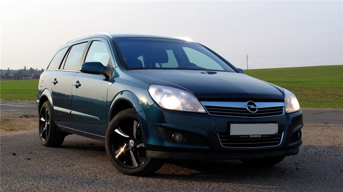 Opel astra h gtc 1 6.