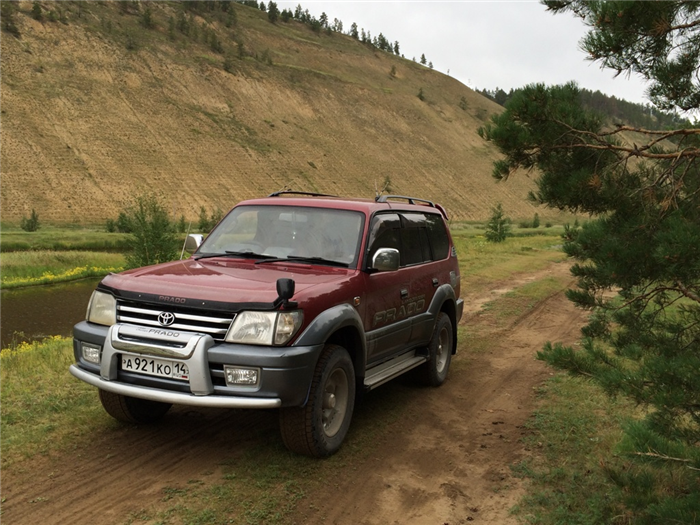 Toyota land cruiser prado 1998 год.