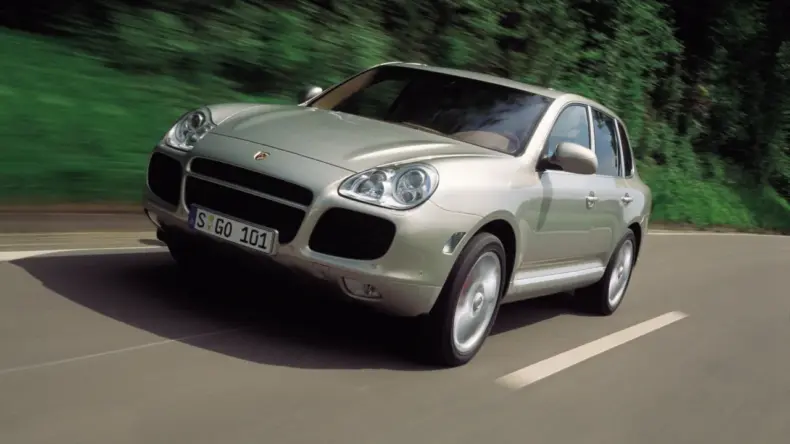 Когда можно быстро и везде: история разработки и успеха Porsche Cayenne